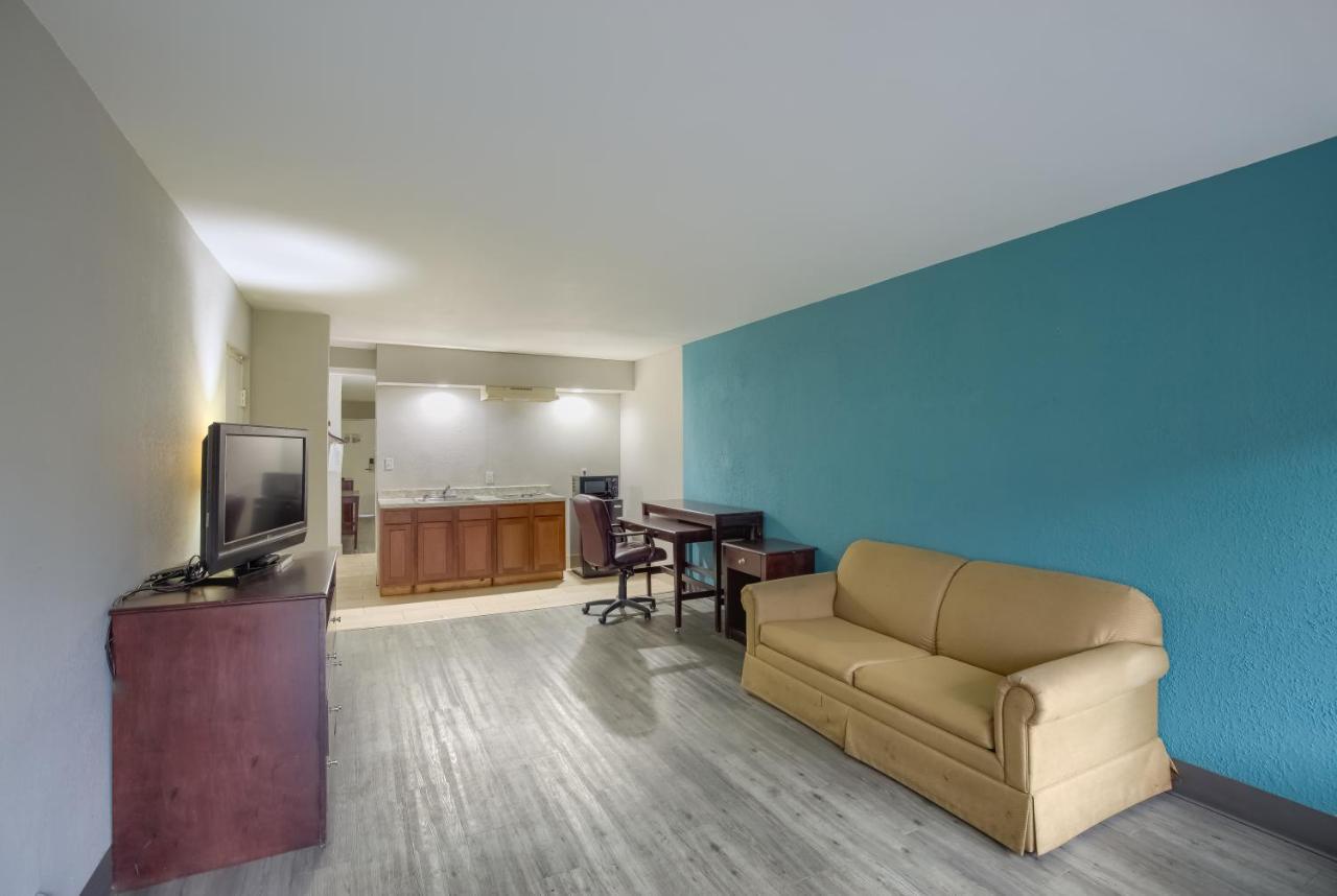 Days Inn By Wyndham Mobile I-65 Exteriér fotografie